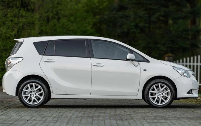 Toyota Verso cena 39900 przebieg: 139000, rok produkcji 2012 z Krosno małe 667